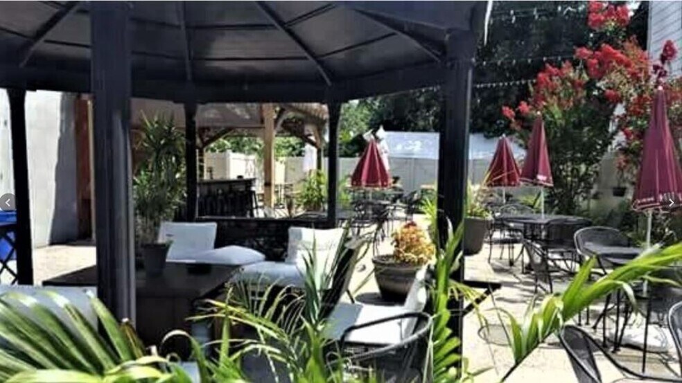 More Photos Of 148 W Broad St, Burlington Restaurant For Lease