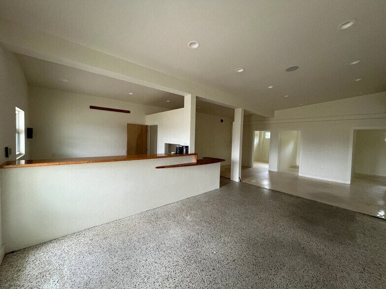 More Photos Of 5861 Cortez Rd, Bradenton Office For Lease