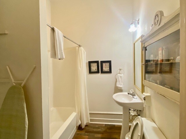 More Photos Of 313 S Green St, Glasgow Hospitality For Sale
