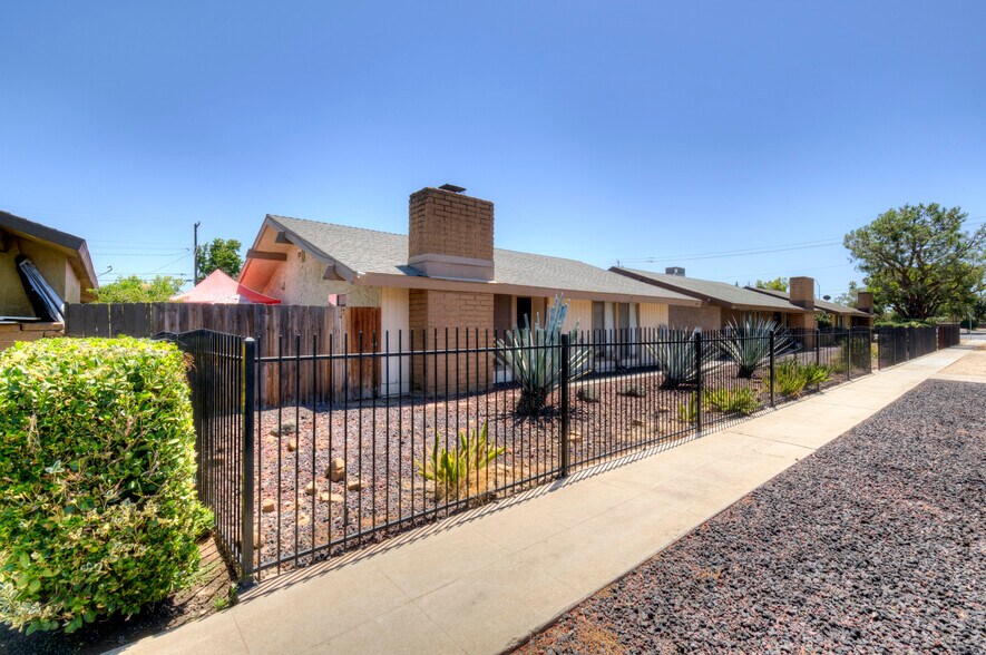 More Photos Of 3232 N Anna St, Fresno Specialty For Sale