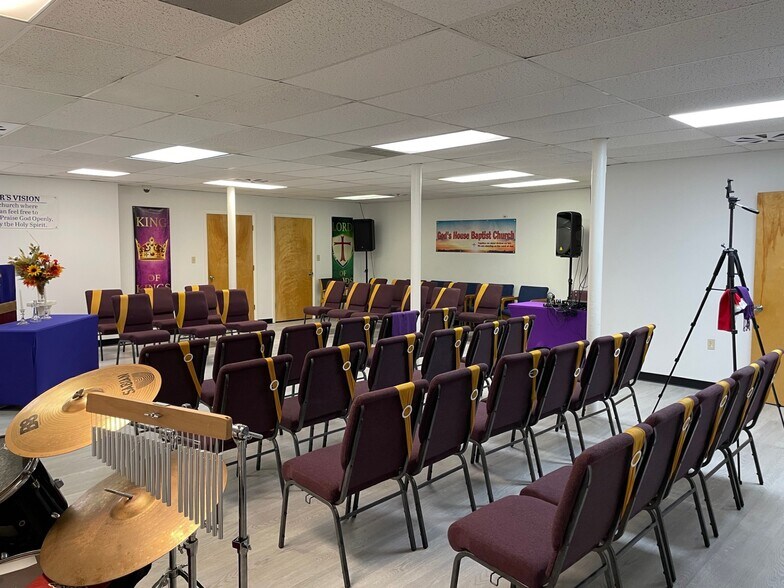 More Photos Of 660-670 Lincoln St, Portsmouth Unknown For Lease