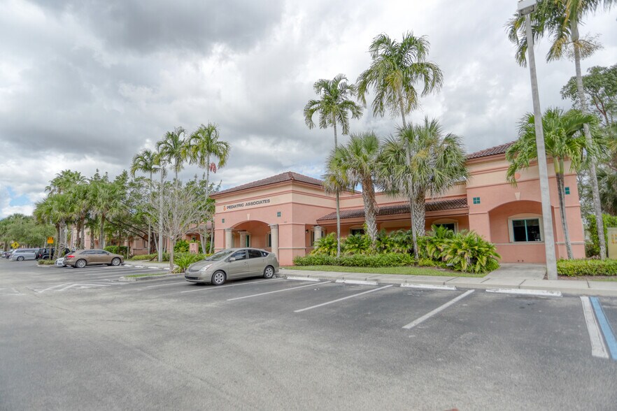 More Photos Of 1835 N Corporate Lakes Blvd, Weston Medical For Sale