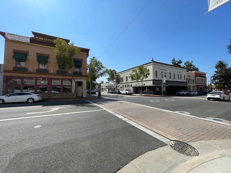 More Photos Of 200 E Chapman Ave, Orange Storefront Retail Office For Lease