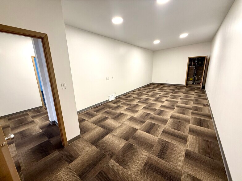 More Photos Of 8 Van Der Horn Way, Red Deer County Truck Terminal For Sale