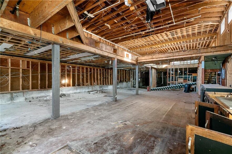 More Photos Of 198 Thames St, Bristol Restaurant For Sale