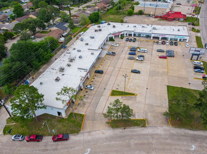 More Photos Of 8100-8140 Antoine Dr, Houston Storefront For Lease