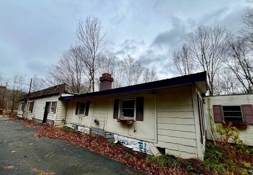 More Photos Of 830 County Route 49, Argyle General Retail For Sale