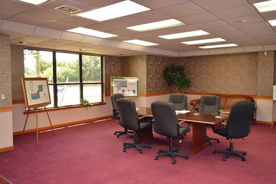 More Photos Of 300 E New Haven Ave, Melbourne Office For Sale