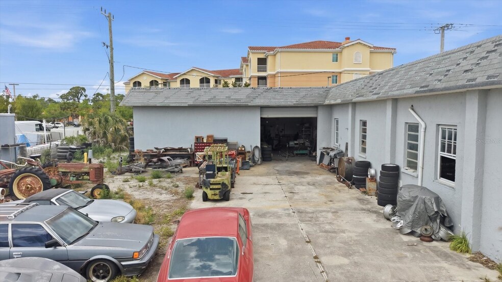 More Photos Of 629 E Venice Ave, Venice Auto Repair For Sale