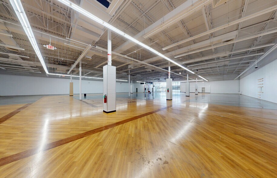 More Photos Of 145 Shoppers Way, Christiansburg General Retail For Lease