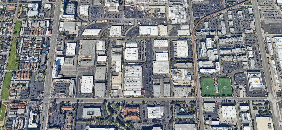 More Photos Of 2031 E Mariposa Ave, El Segundo Office For Lease