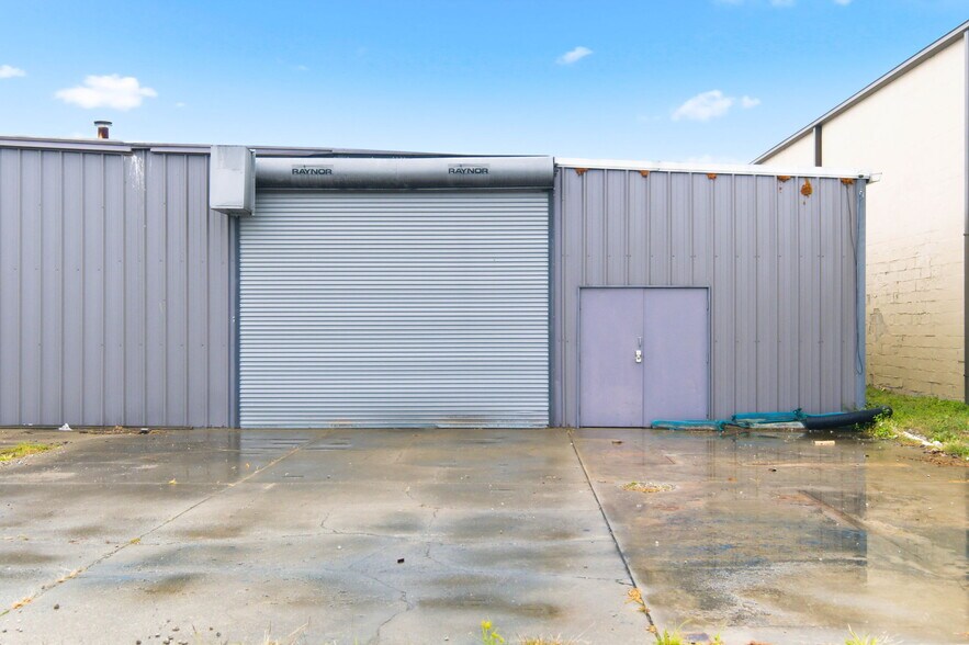 More Photos Of 207 Eiler Ave, Louisville Warehouse For Sale