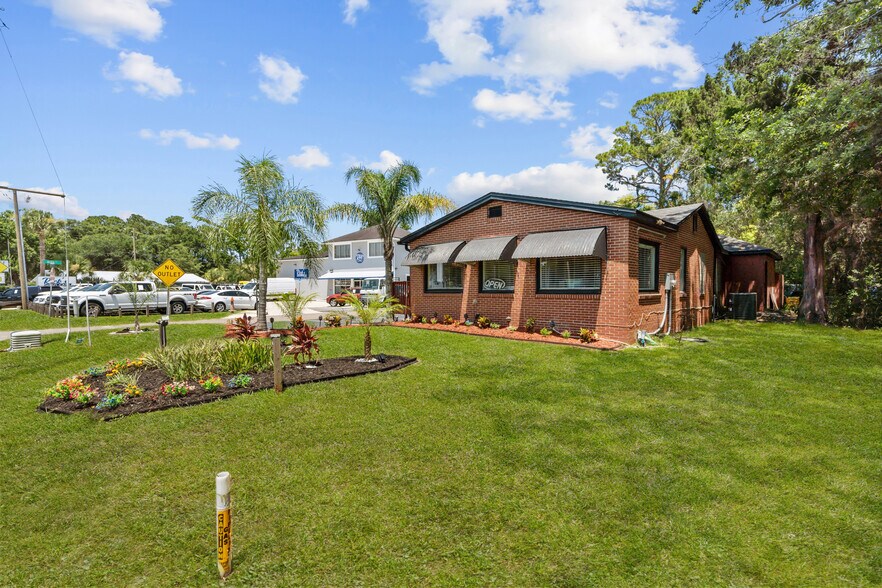 More Photos Of 1887 Mayport Rd, Atlantic Beach Freestanding For Sale