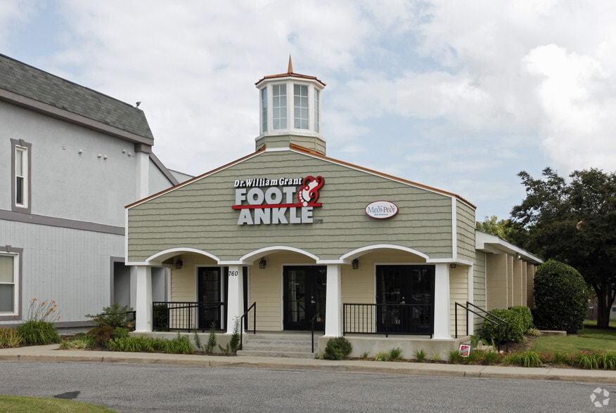 Primary Photo Of 760 Independence Blvd, Virginia Beach Medical For Sale