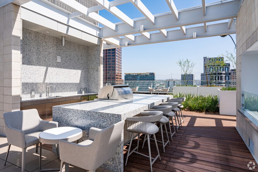More Photos Of 1000 W 8th St, Los Angeles Apartments For Lease