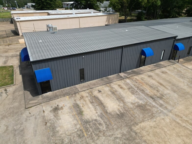 More Photos Of 3550 Westway St, Tyler Warehouse For Lease