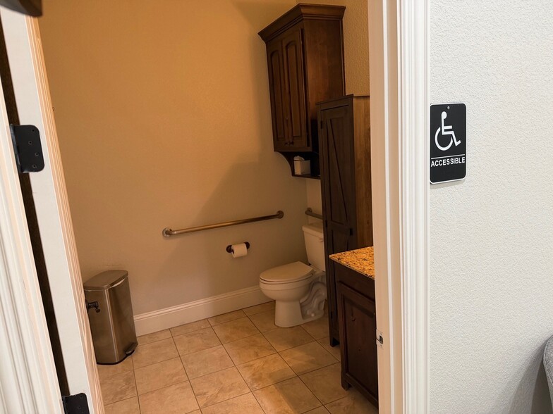 More Photos Of 4016 Gateway Dr, Colleyville Office For Sale