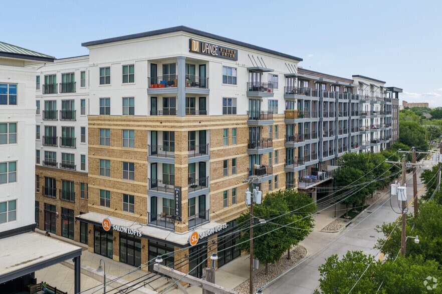 More Photos Of 101-111 W Davis St, Dallas Apartments For Lease