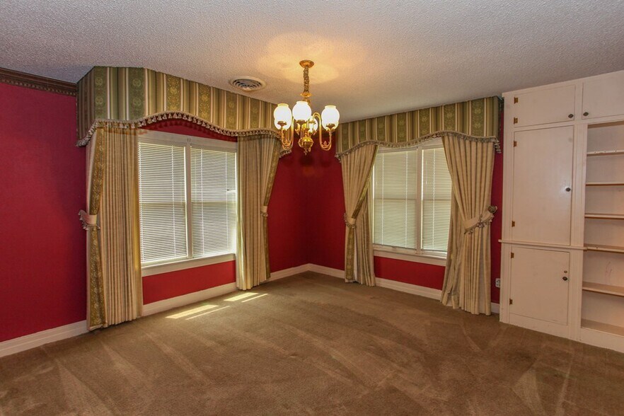 More Photos Of 1201 E 11th Pl, Big Spring Specialty For Sale