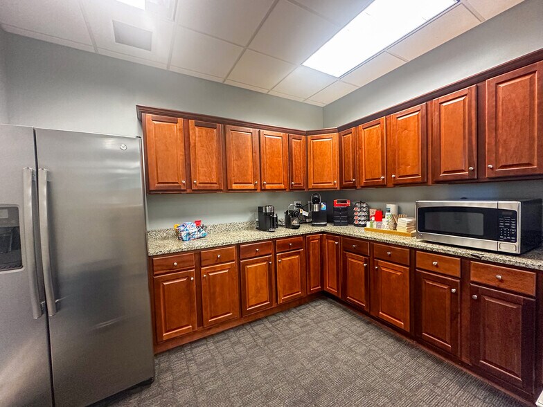 More Photos Of 100 Church St SW, Huntsville Office Residential For Lease