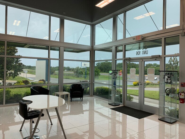 More Photos Of 8010 25th Ct E, Sarasota Industrial For Lease