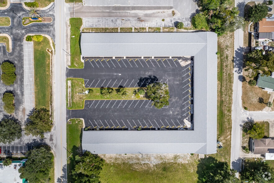 More Photos Of 5622 Marine Pky, New Port Richey Office Residential For Lease