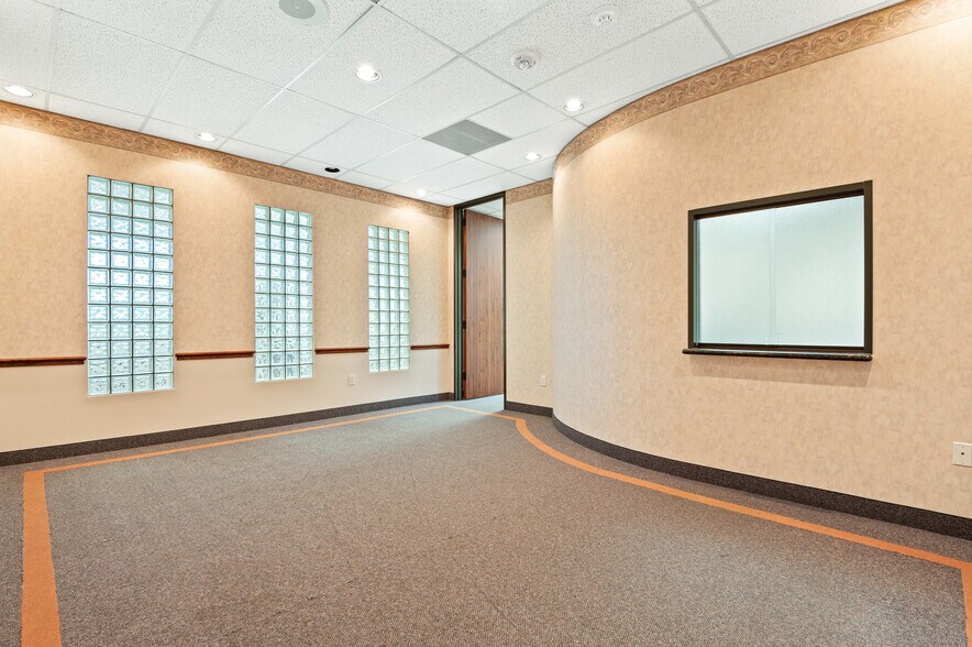 More Photos Of 12000 Richmond Ave, Houston Medical For Lease