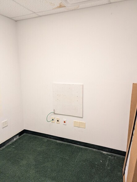 More Photos Of 1449 Green Bay Rd, Sturgeon Bay General Retail For Lease