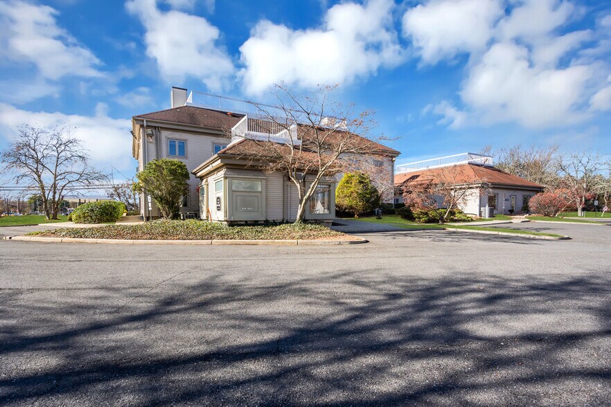 More Photos Of 1 Dag Hammarskjold Blvd, Howell Medical For Lease