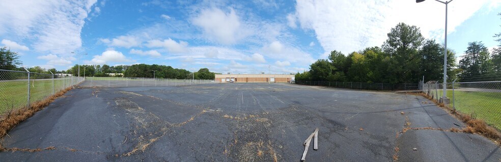 More Photos Of 400 Industrial Park Rd, Farmville Manufacturing For Sale