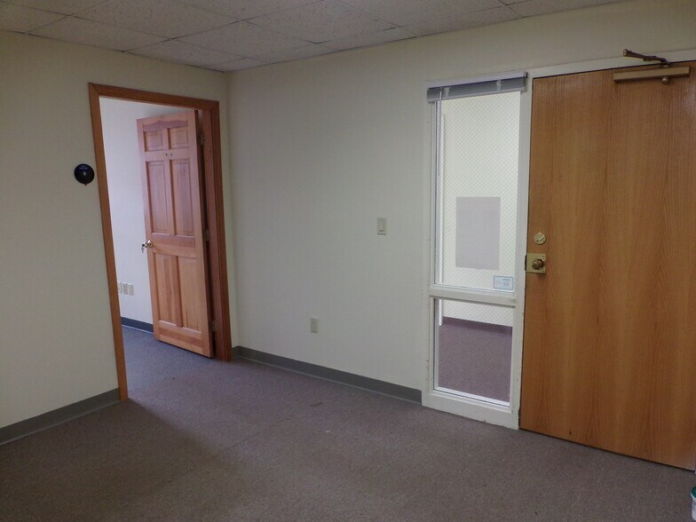 More Photos Of 67 Water St, Laconia Medical For Lease