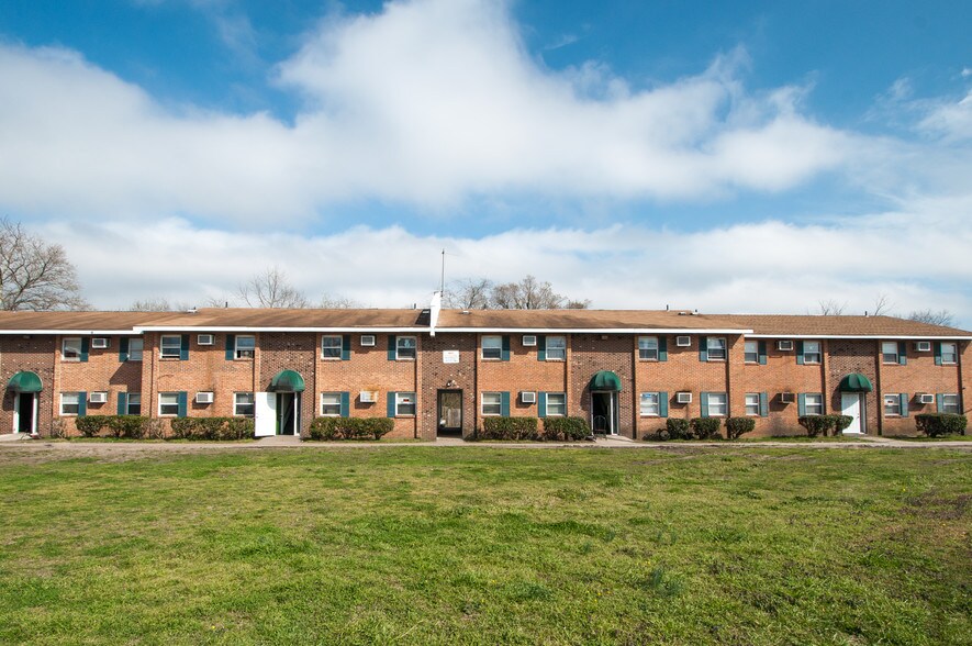 More Photos Of 2500 Leo St, Norfolk Apartments For Sale