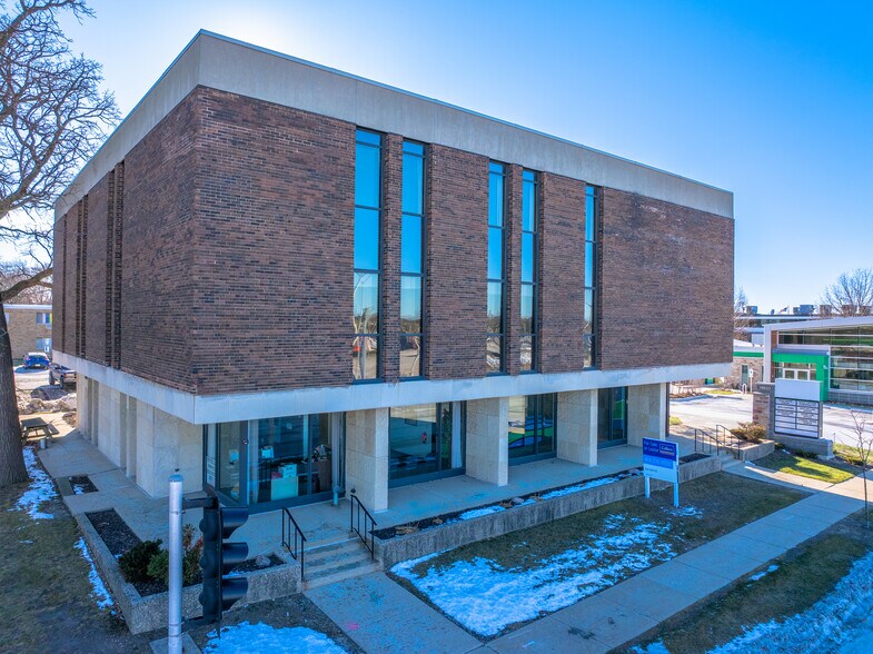 More Photos Of 10533 W National Ave, West Allis Office For Sale