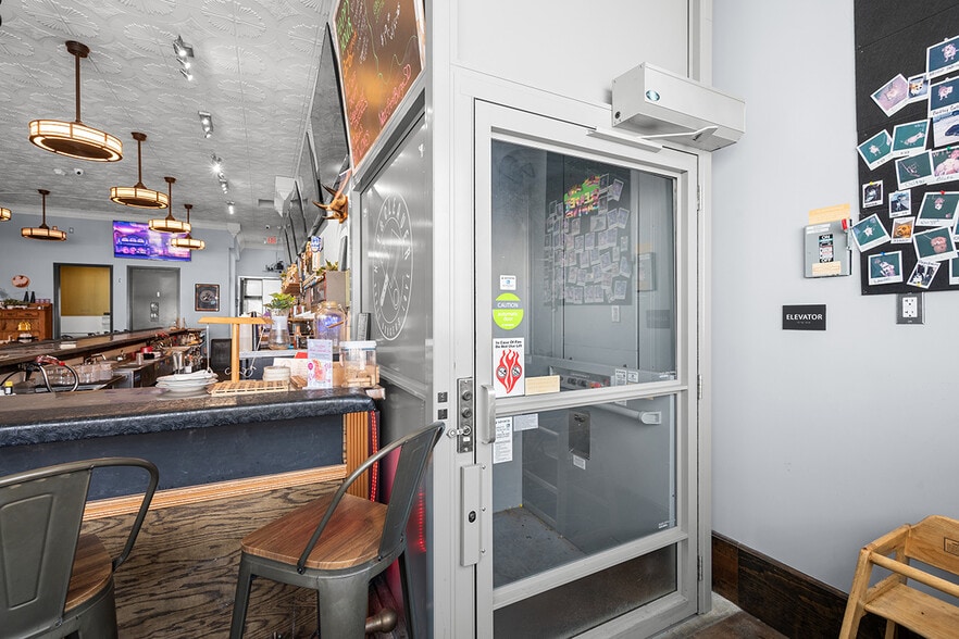 More Photos Of 4727 University Ave, San Diego Restaurant For Sale