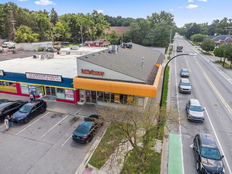 More Photos Of 3000 Packard Rd, Ann Arbor Storefront For Sale