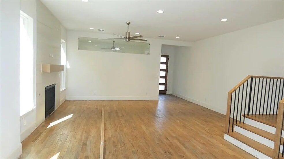 More Photos Of 5614 Anita St, Dallas Dormitory For Sale