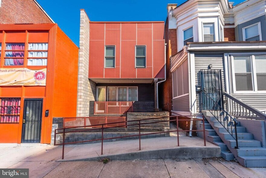 More Photos Of 338 E 25th St, Baltimore Office For Sale