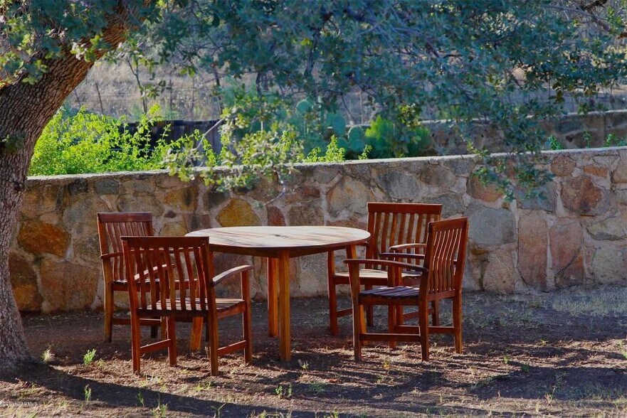 More Photos Of 1170 Rancho Robles Rd, Oracle Hotel For Sale