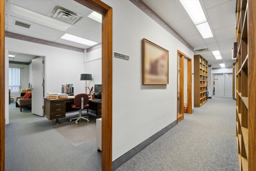 More Photos Of 145 S Jackson St, Jackson Loft Creative Space For Sale