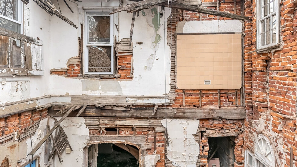 More Photos Of 1145 Thurman St, Camden Apartments For Sale