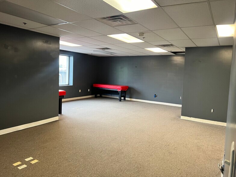 More Photos Of 987 Stewart Rd, Monroe Office For Lease
