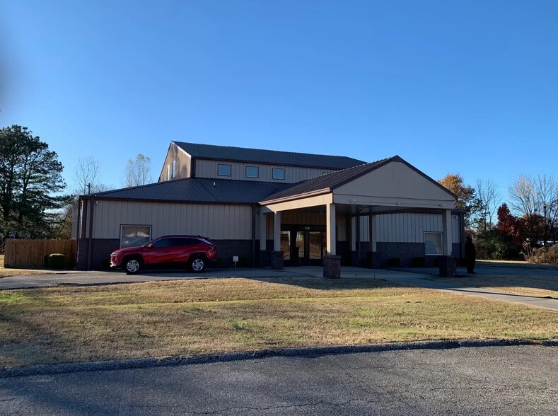 Primary Photo Of 6161 Montridge, Memphis Religious Facility For Sale