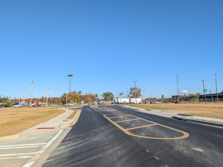 More Photos Of 2103 W Hill Ave, Valdosta Land For Sale