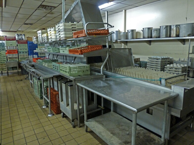 More Photos Of 2017 Bernville Rd, Reading Hotel For Sale