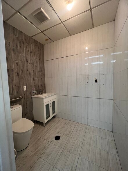 More Photos Of 40-57 College Point Blvd, Flushing Multifamily For Sale