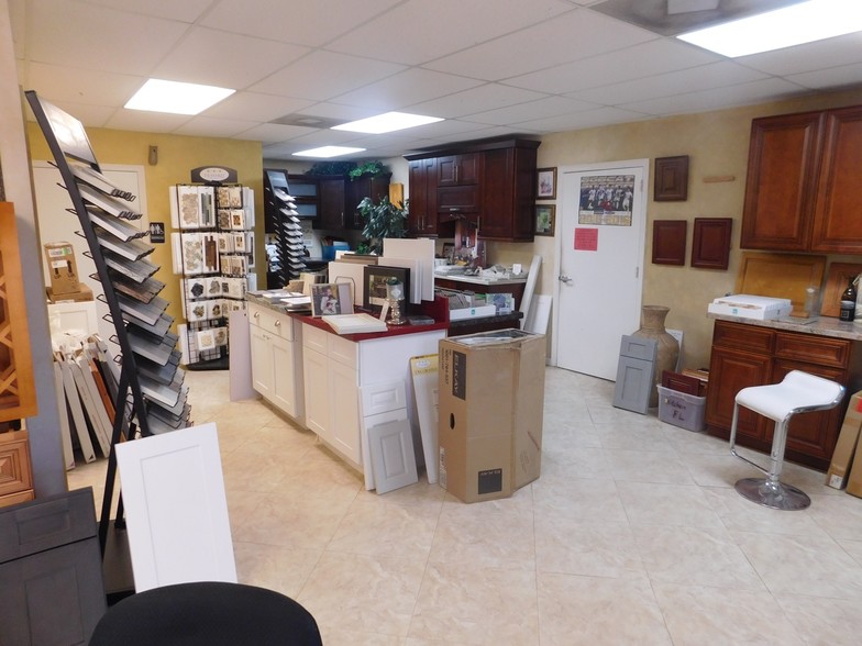 More Photos Of 3300 S Congress Ave, Boynton Beach Showroom For Lease