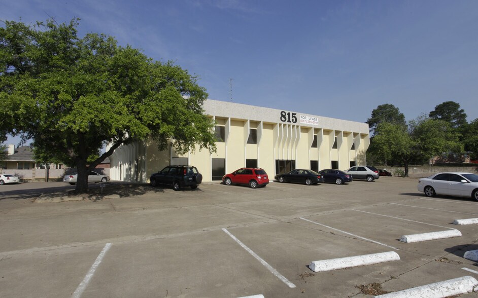 More Photos Of 815 Trailwood Dr, Hurst Office For Lease