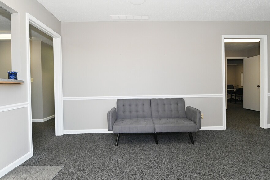 More Photos Of 1030 E Morgan St, Martinsville Office For Sale