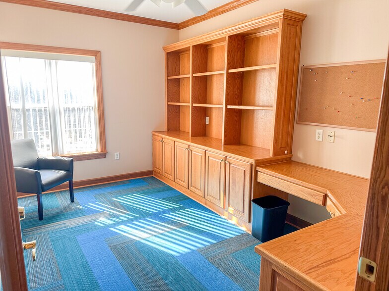 More Photos Of 13310 Kanis Rd, Little Rock Office Residential For Sale