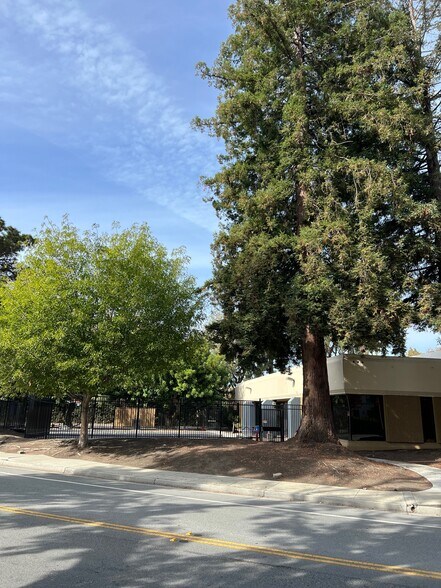 More Photos Of 537-539 E Weddell Dr, Sunnyvale Schools For Sale